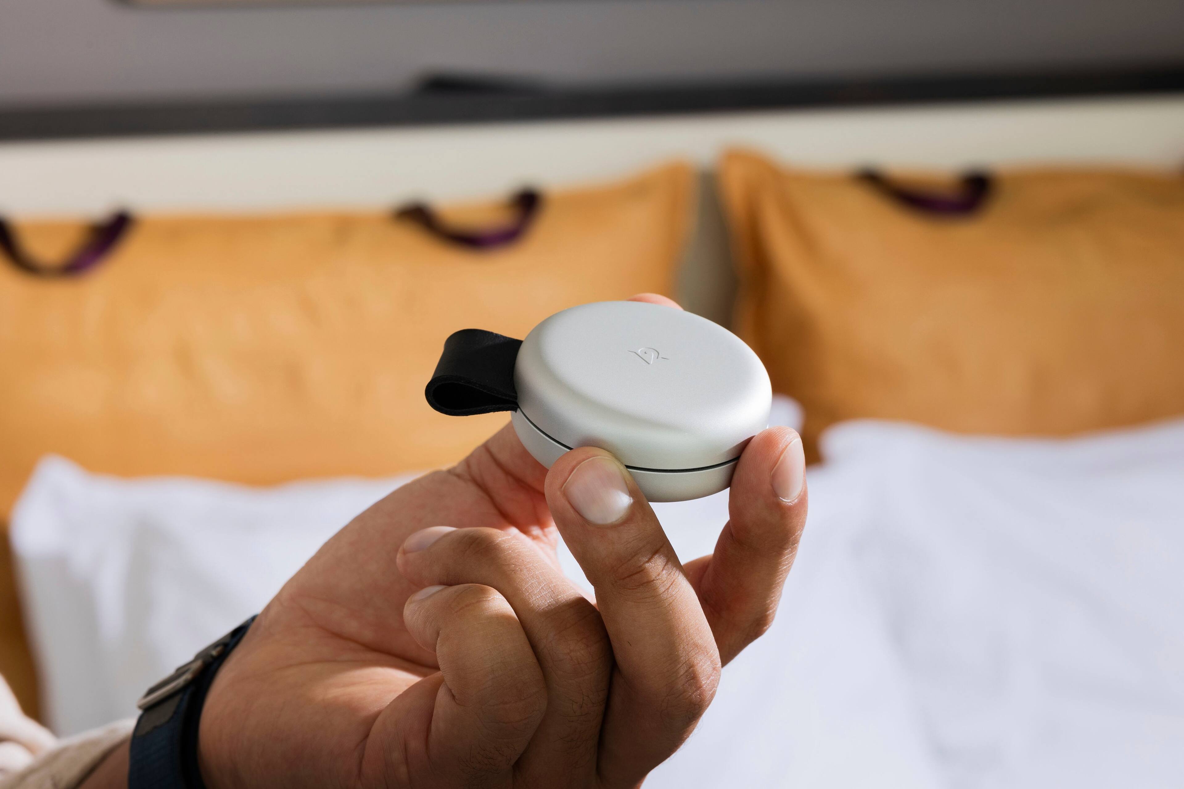 Alt View 21. Twelve South - ButterFly Premium 2-in-1 Travel Charger with MagSafe - Silver.