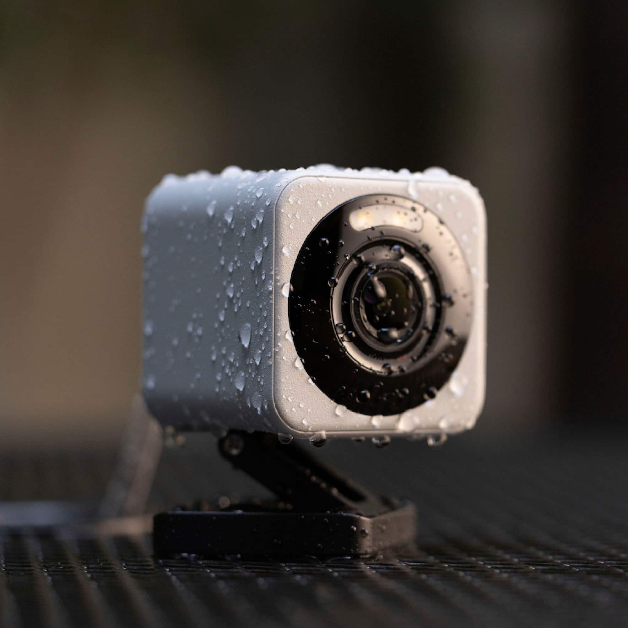 The text on the image reads: "Clear 2.5K QHD Resolution Capture images and video in greater detail with Quad High Definition clarity."