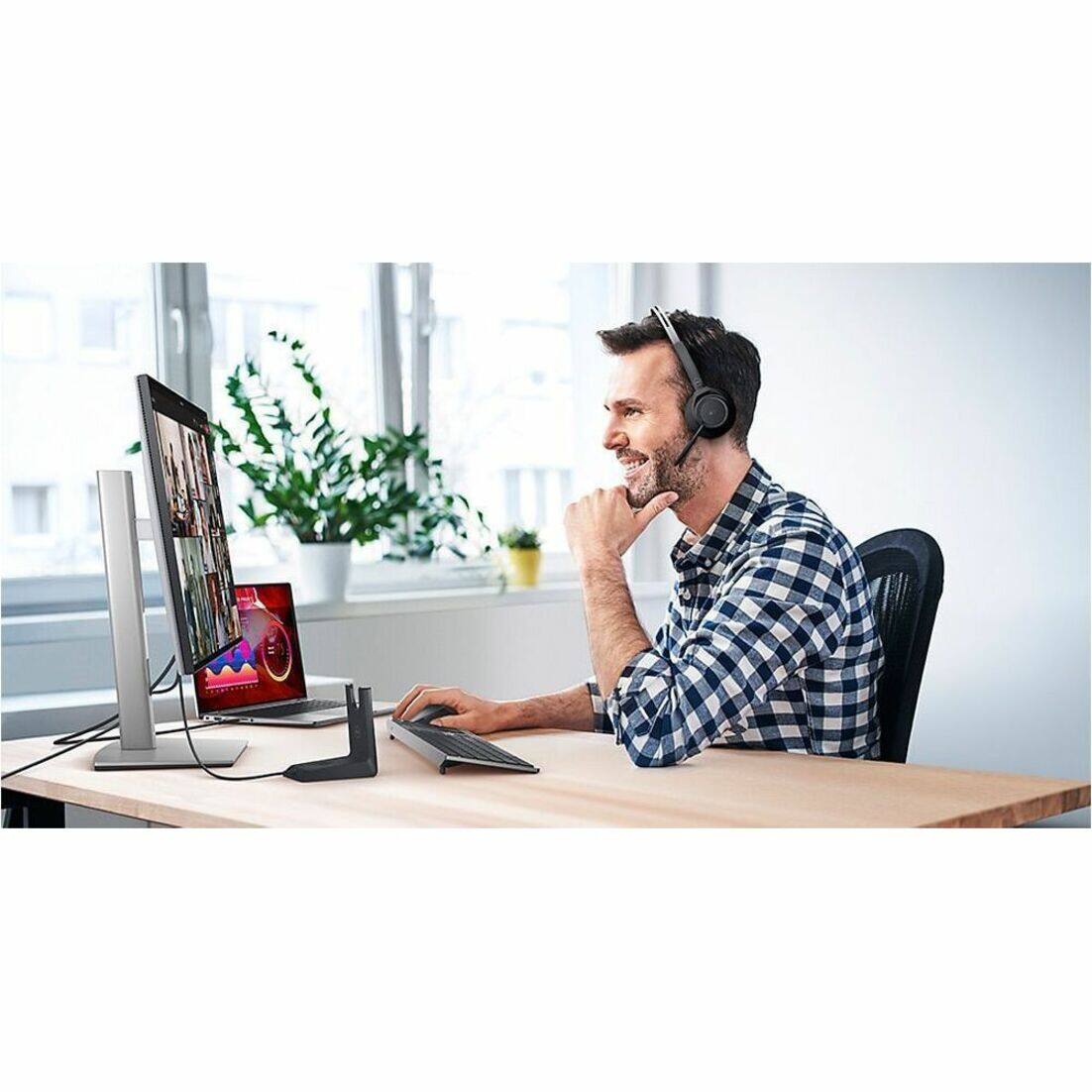 Alt View 24. Dell - Latitude 5000 15.6" Laptop - Intel Core Ultra 7 with 16GB Memory - 512 GB SSD - Gray.