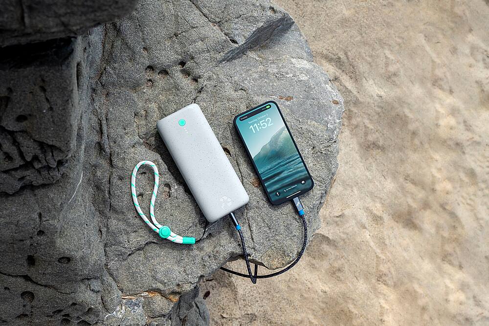 Alt View 15. Nimble - CHAMP PRO 20,000mAh 60W PD Dual USB-C Portable Charger - White.