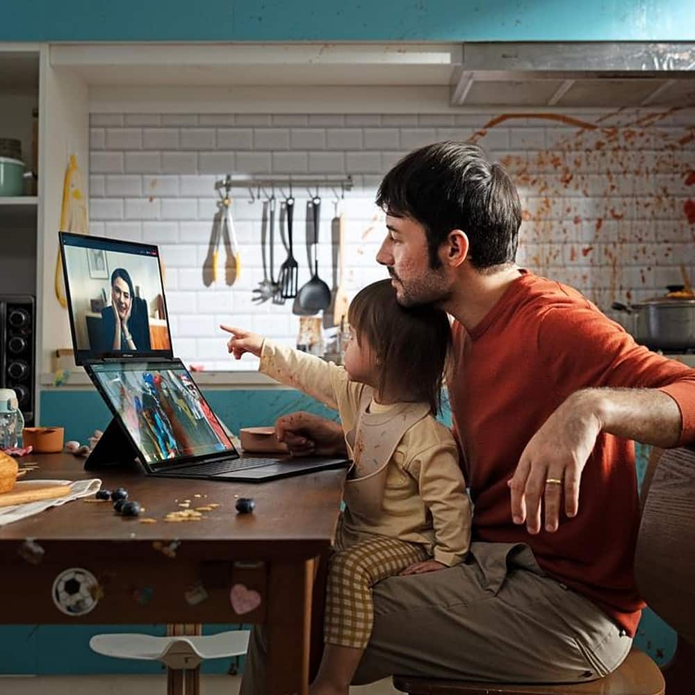 Alt View 17. ASUS - Zenbook DUO Dual 14” WUXGA OLED Touch Laptop - Intel Core Ultra 7 with 16GB Memory - Intel Arc Graphics - 1TB SSD - Inkwell Gray.