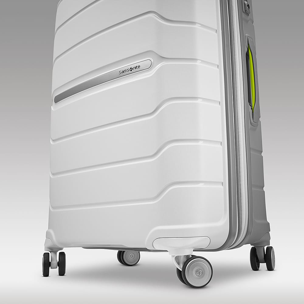 Angle View: Samsonite - Freeform 24" Expandable Spinner Suitcase - White/Grey