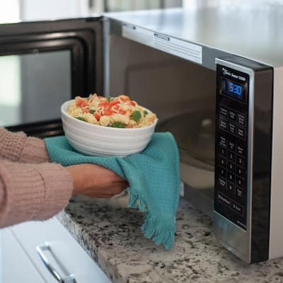 Panasonic 1.6 Cu. Ft. 1250Watt Countertop Microwave Oven with Panasonic 1.6 Cu. Ft. 1250Watt Countertop Microwave Oven with