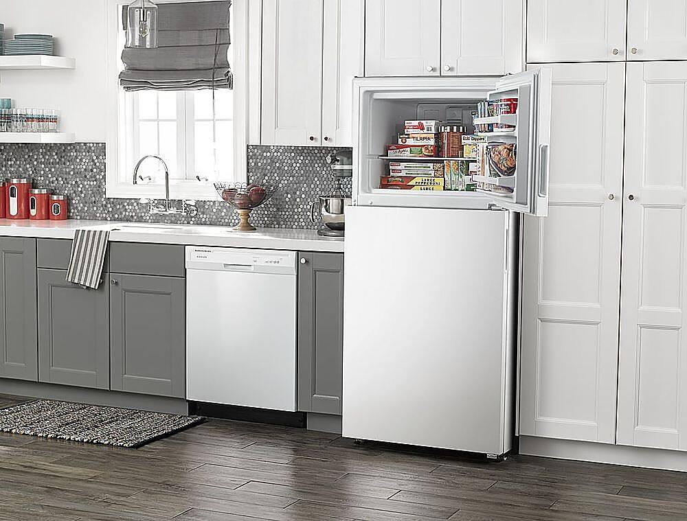 Alt View 18. Amana - 18 Cu. Ft. Top-Freezer Refrigerator - White.
