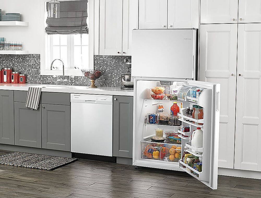 Alt View 19. Amana - 18 Cu. Ft. Top-Freezer Refrigerator - White.