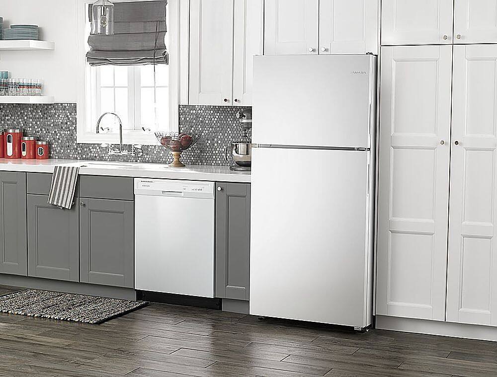 Alt View 24. Amana - 18 Cu. Ft. Top-Freezer Refrigerator - White.