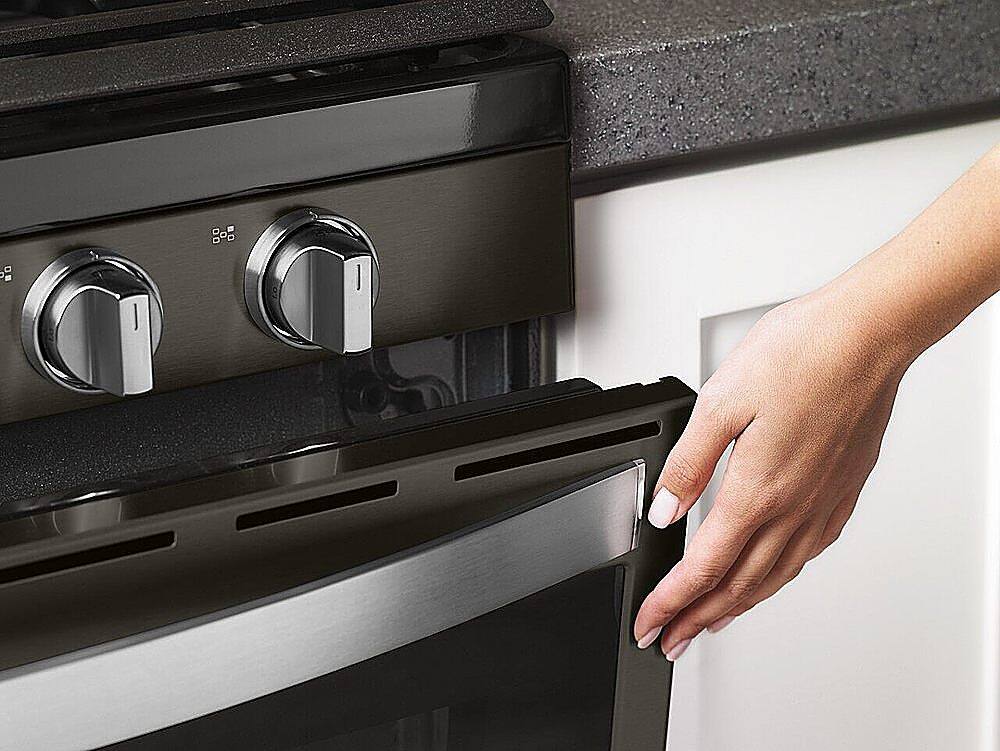 Alt View 19. Whirlpool - 5.8 Cu. Ft. Self-Cleaning Freestanding Gas Convection Range - Fingerprint Resistant Stainless Steel.