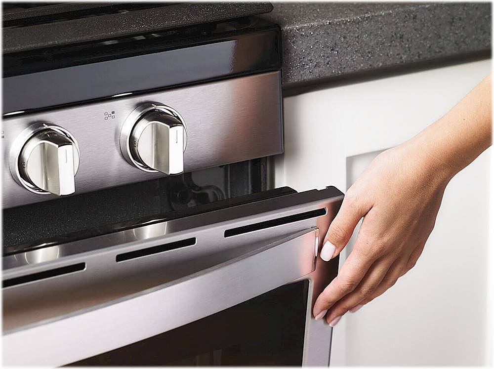 Alt View 16. Whirlpool - 5.8 Cu. Ft. Self-Cleaning Freestanding Gas Convection Range - Fingerprint Resistant Stainless Steel.