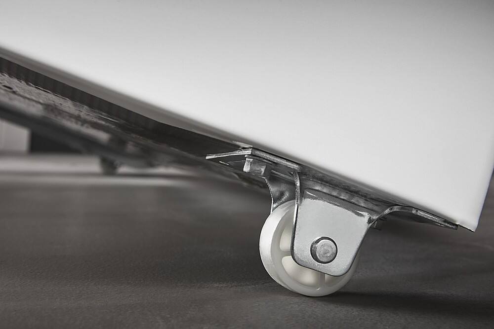 Alt View 14. Amana - 16 Cu. Ft. Chest Freezer with Basket - White.