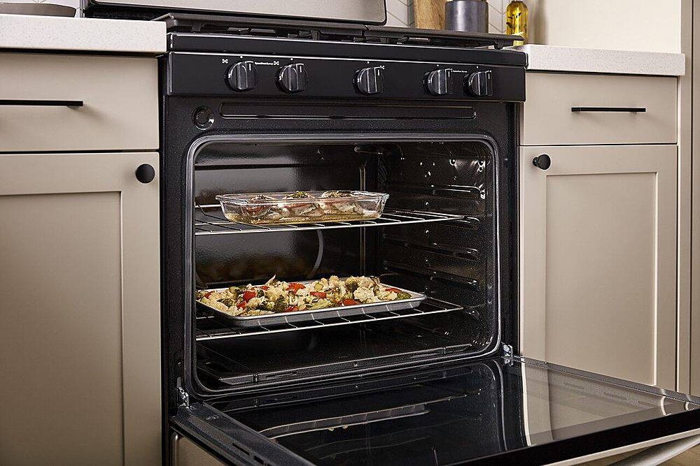 Alt View 23. Whirlpool - 5.1 Cu. Ft. Freestanding Gas Range with Broiler Drawer - Black.