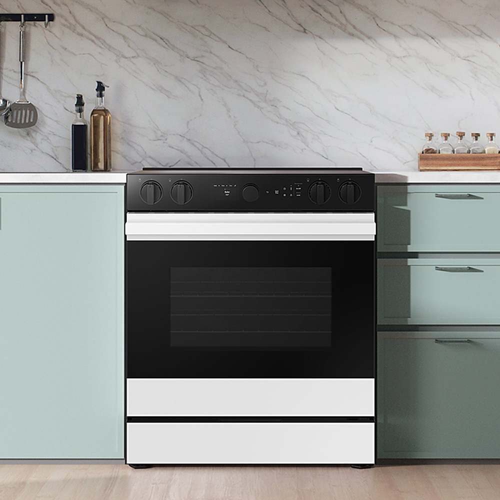 Alt View 11. Samsung - OPEN BOX Bespoke 6.3 Cu. Ft. Slide-In Electric Range with Smart Oven Camera - White Glass.