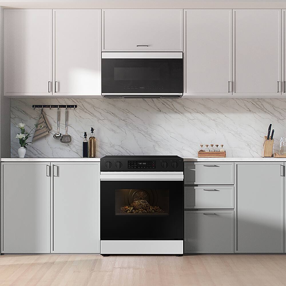 Alt View 11. Samsung - OPEN BOX Bespoke 6.3 Cu. Ft. Slide-In Electric Range with Air Fry - White Glass.
