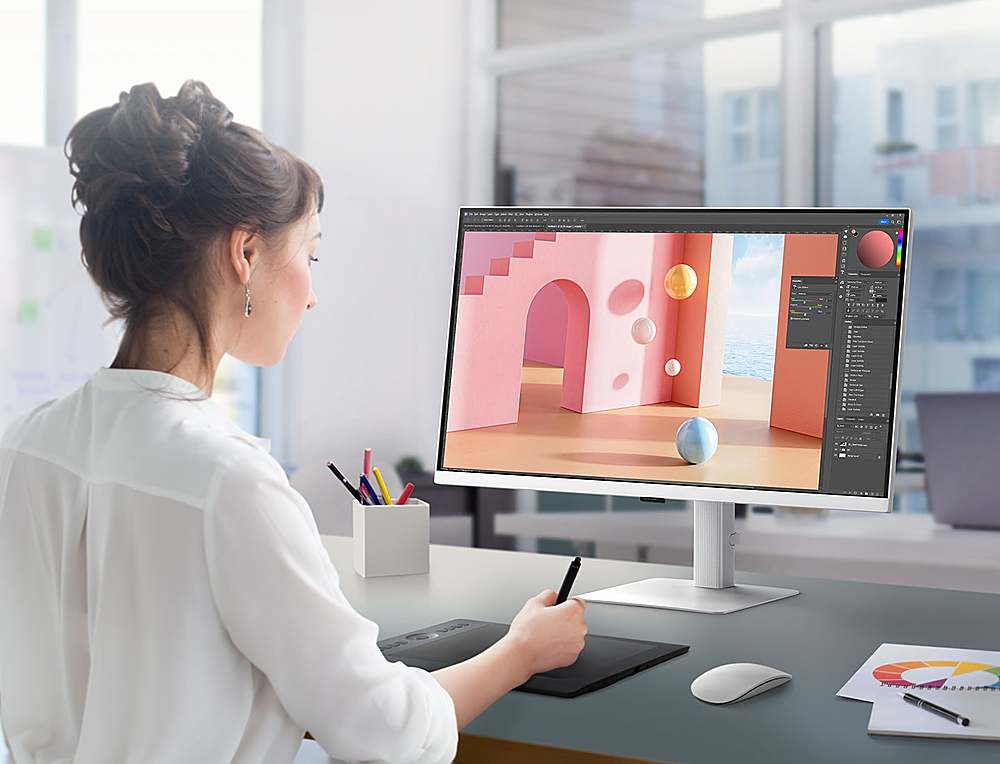 Samsung ViewFinity S7 32" LED 4K UHD 60Hz 5 ms Monitor with HDR 10