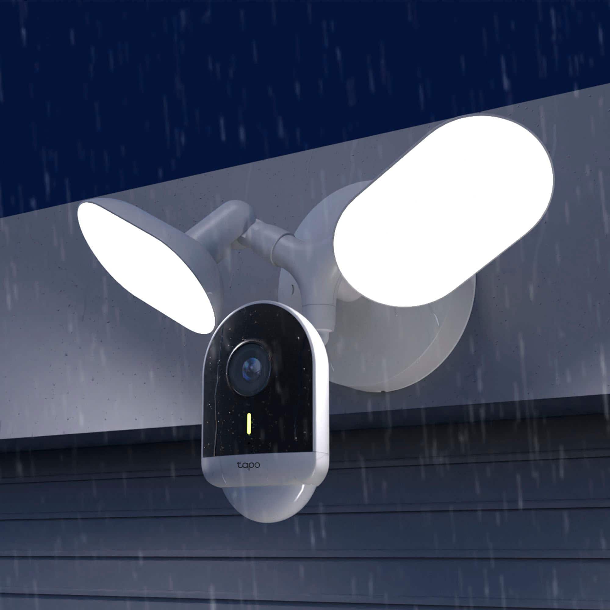 Alt View 17. TP-Link - Tapo Wired Floodlight Wi-Fi Security 2K Camera with Utra-Bright Dimmable Floodlights - No Monthly Fees - White.