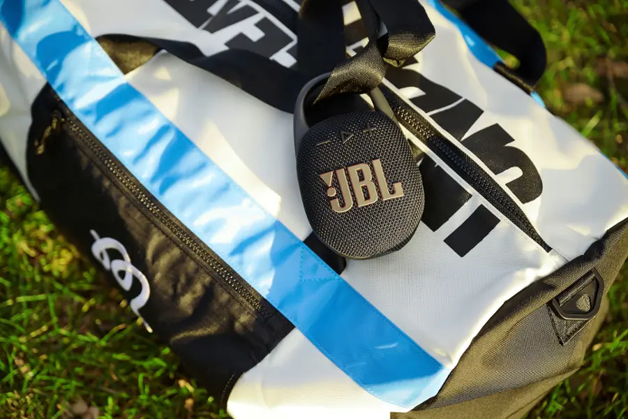 Alt View 17. JBL - Clip 5 Portable Bluetooth Speaker - Black.