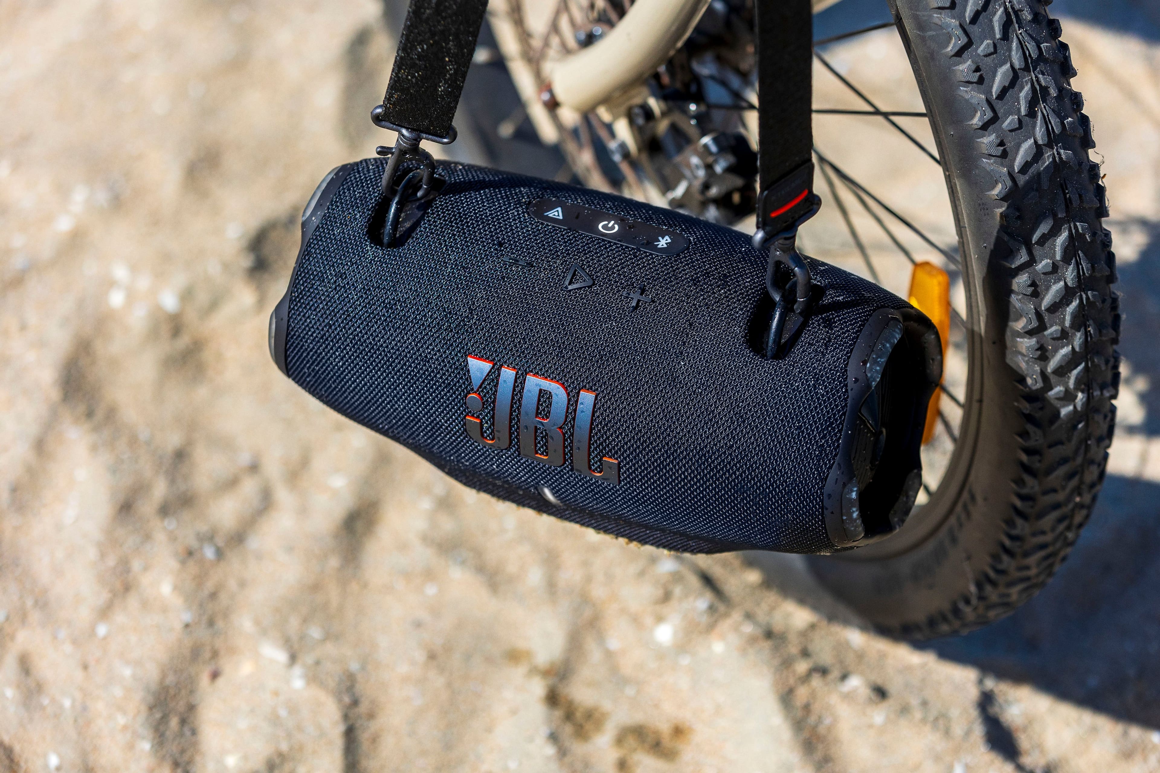 Alt View 18. JBL - Xtreme 4 Portable Wireless Speaker - Camouflage.