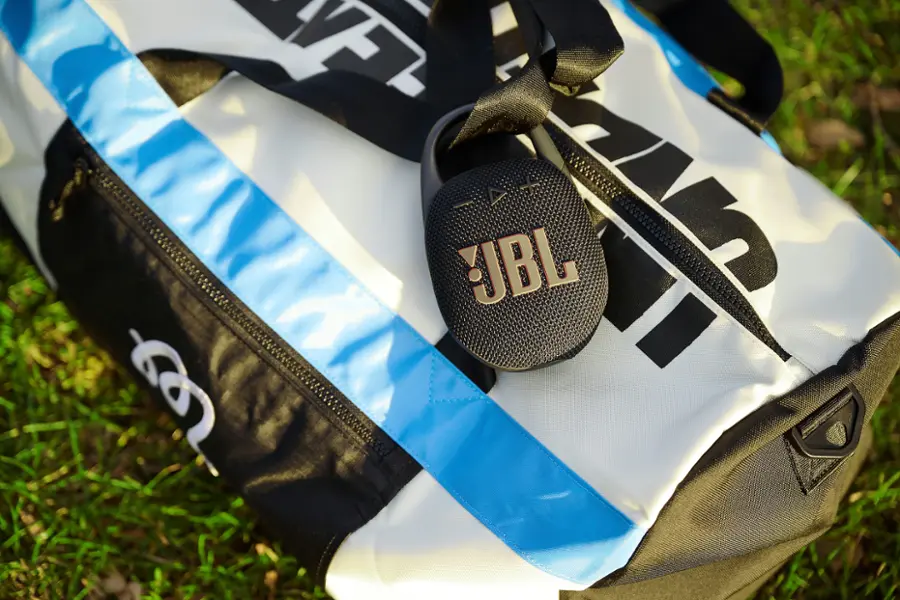 Alt View 17. JBL - Clip 5 Portable Bluetooth Speaker - White.
