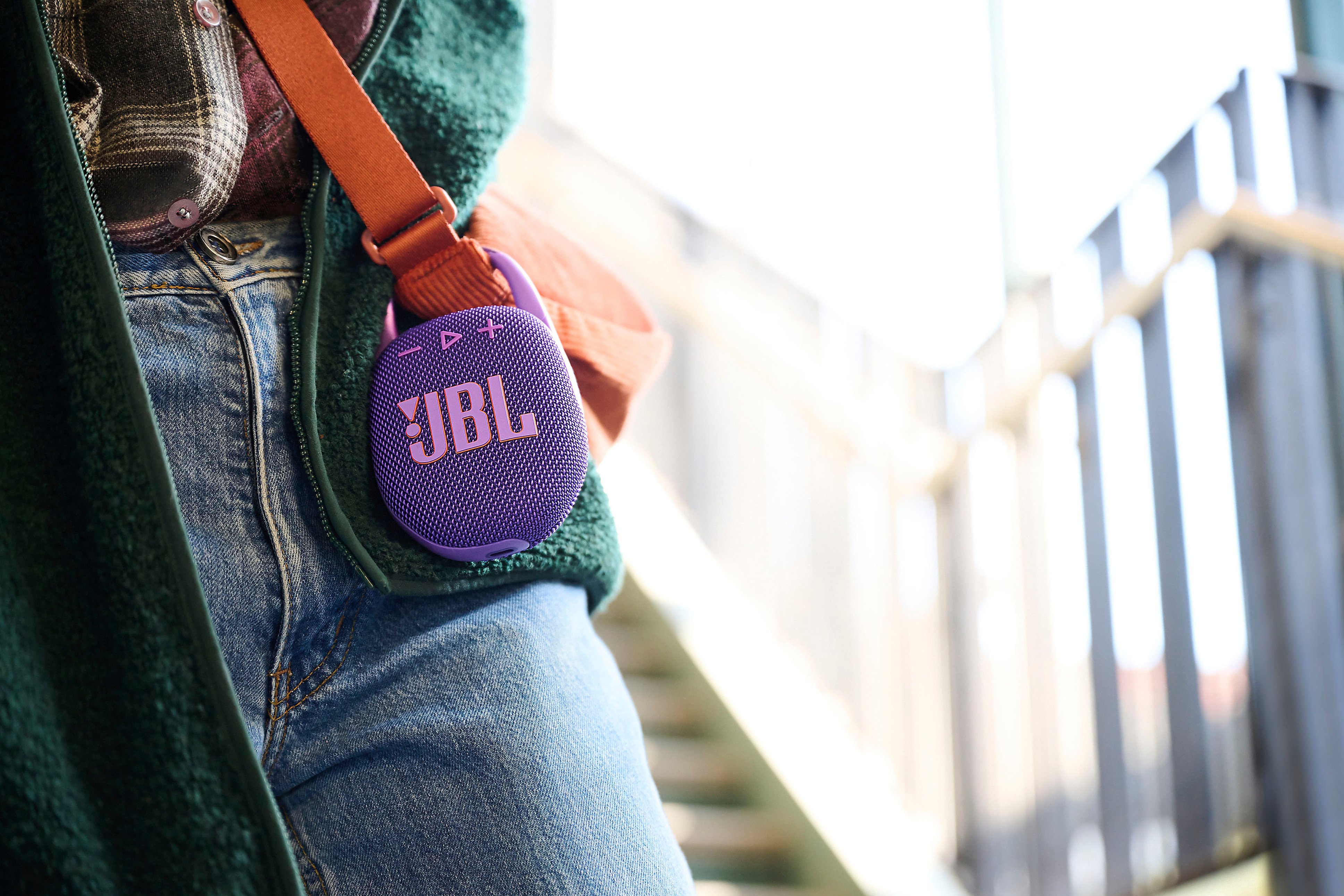 Alt View 19. JBL - Clip 5 Portable Bluetooth Speaker - Blue.