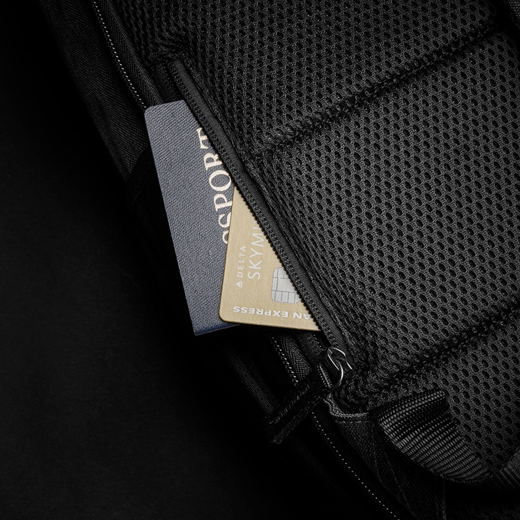 Alt View 17. Solo New York - 15.6" Re:Discover Backpack - Gray/Black.