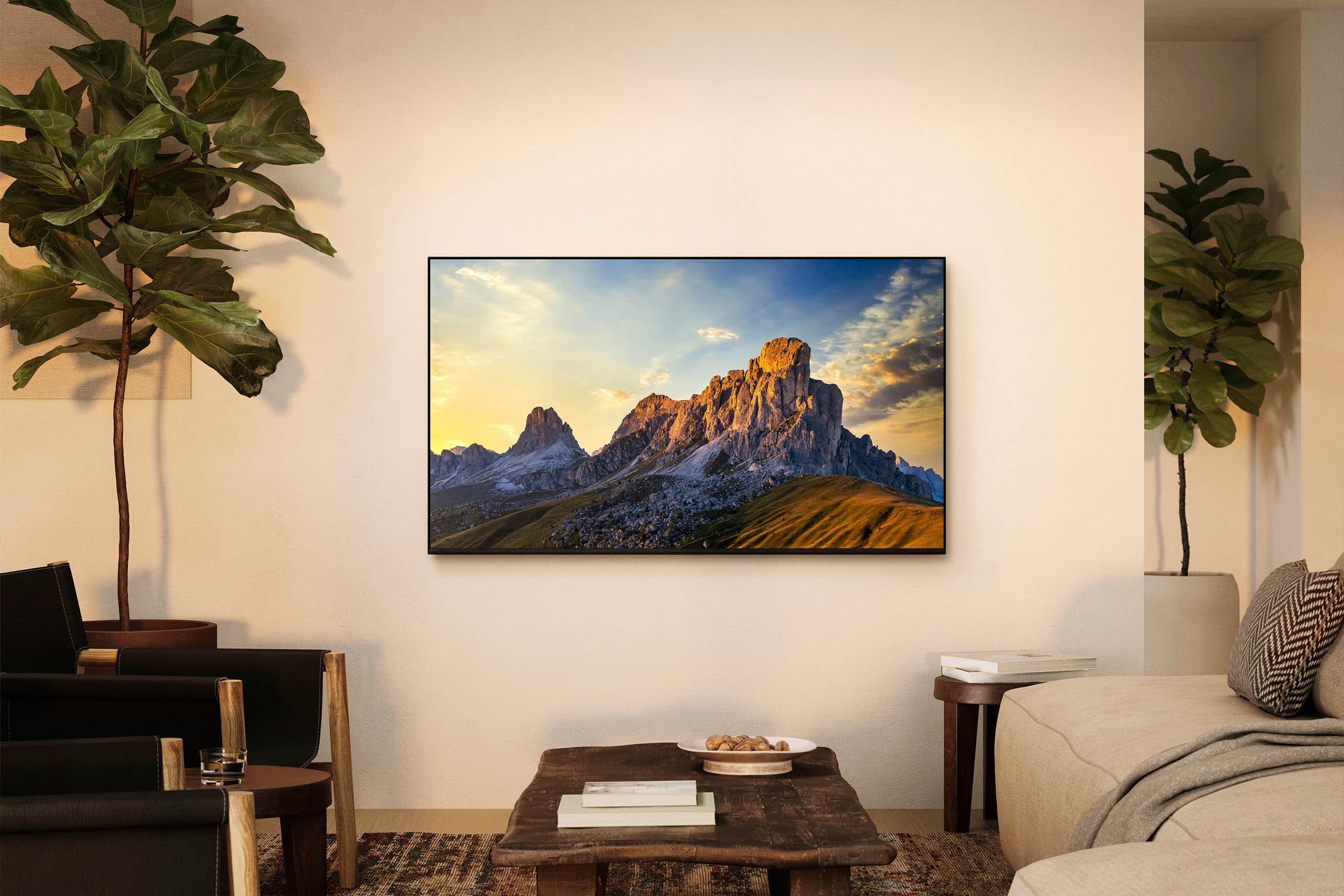 Angle. Sony - Ultra-slim TV Wall Mount Bracket - Black.