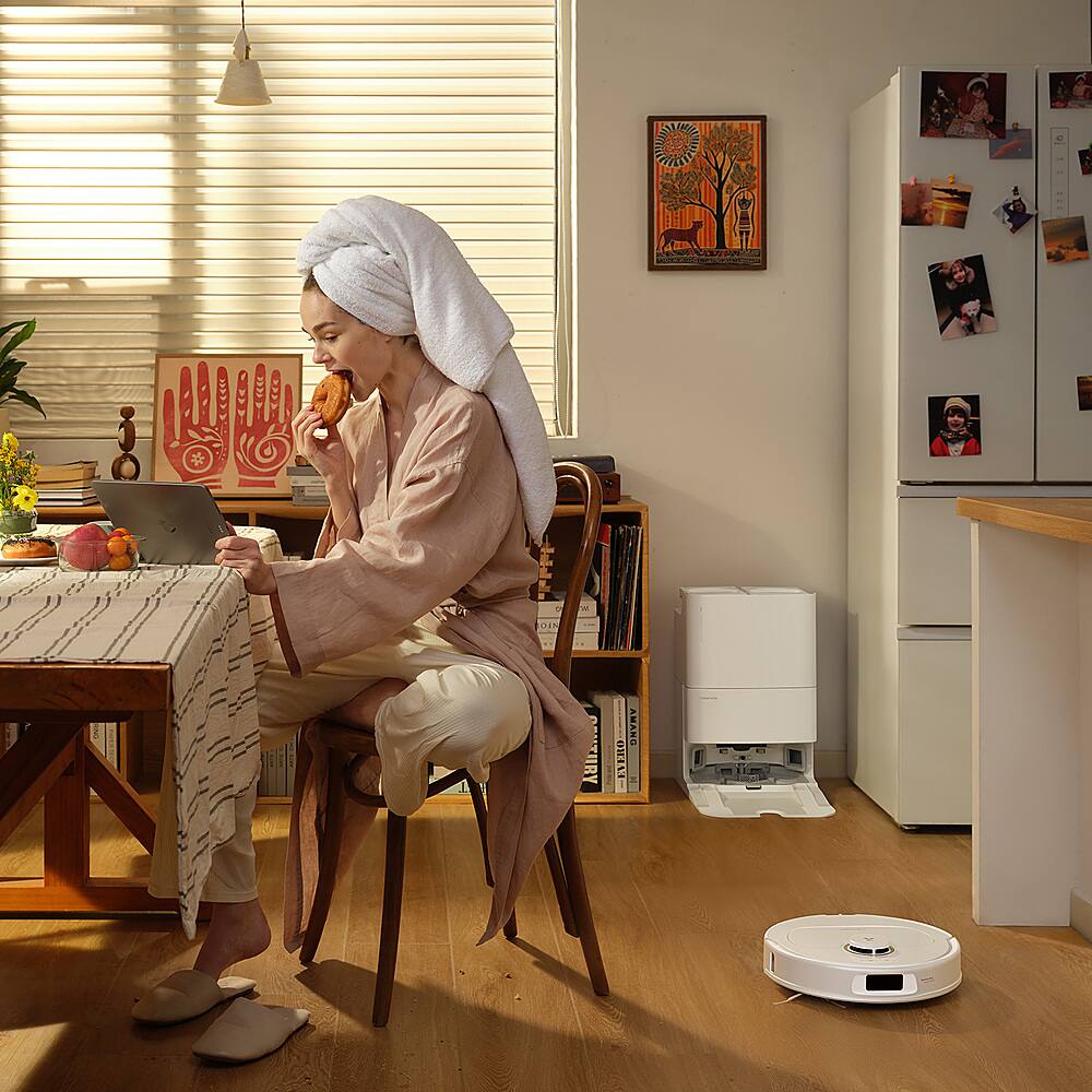 Alt View 23. Roborock - Qrevo Pro Wi-Fi Connected Robot Vacuum and Mop with FlexiArm Design Edge Mopping, Dynamic Hot Water Mop Washing - White.