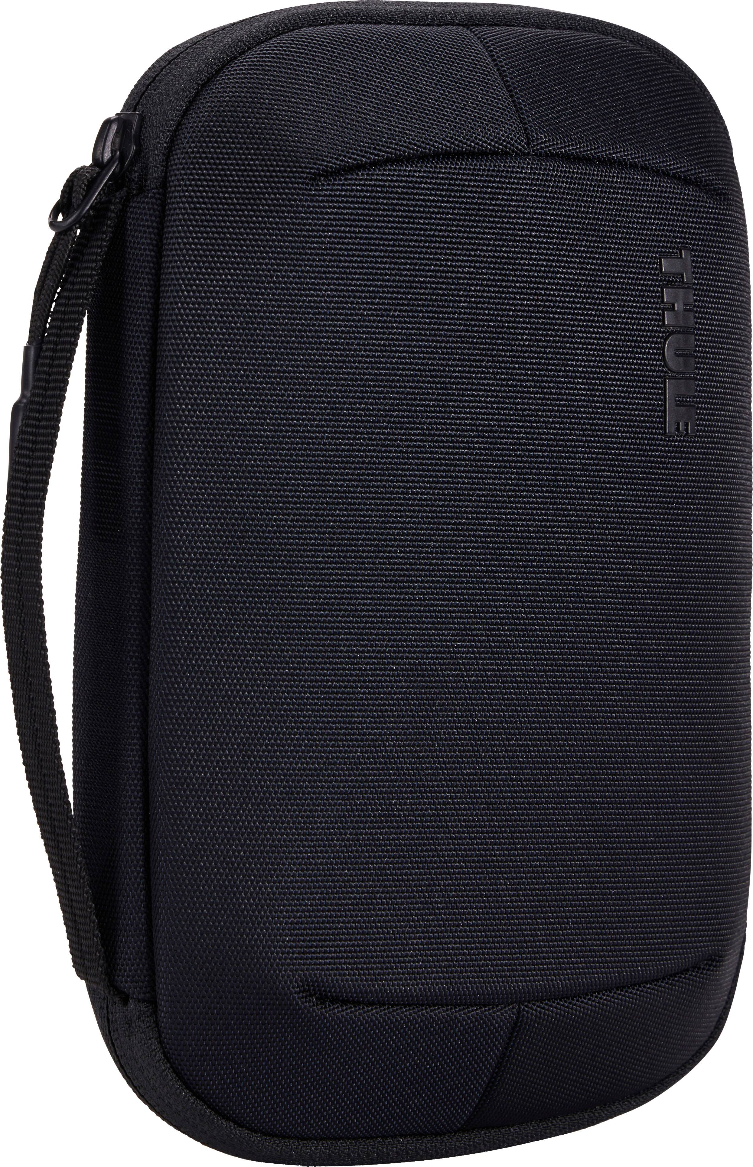 Built to last and protect belongings with durable materials, padding and YKK zippers, the THOL Streamlined shape helps you access your essentials, sliding easily into and out of a larger bag, even when it's crowded.