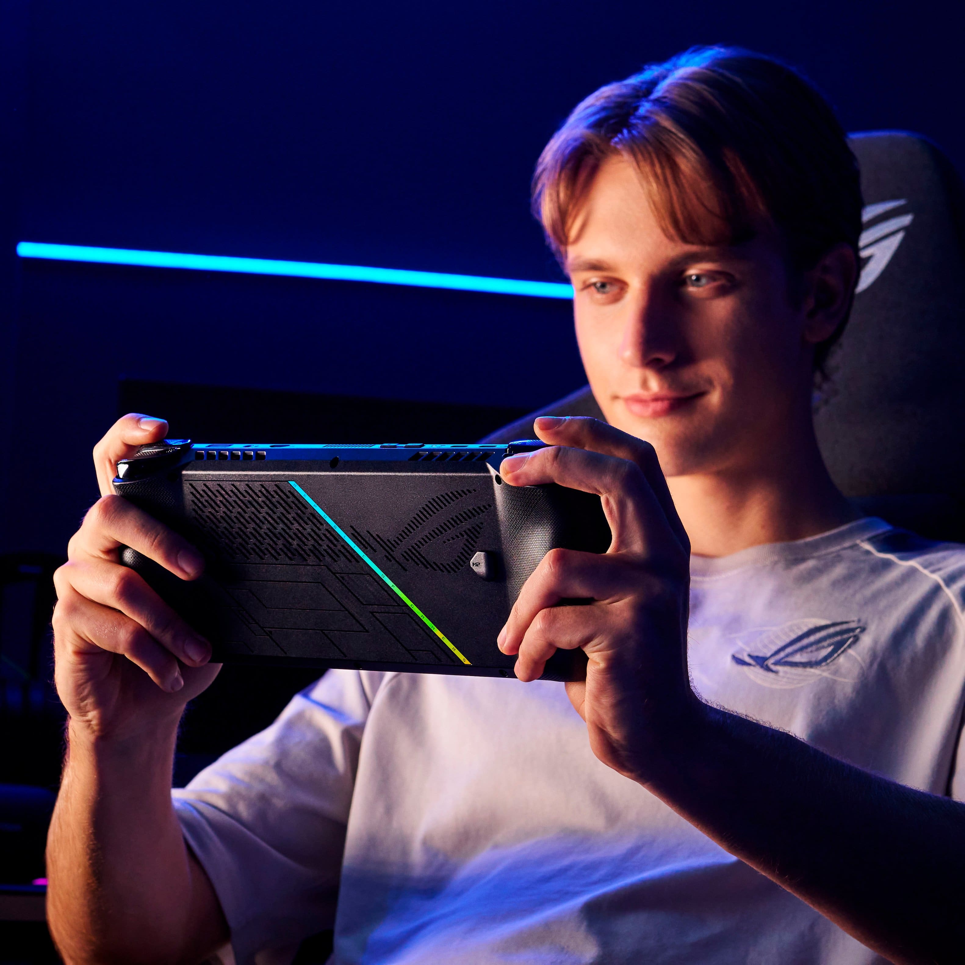 Alt View 20. ASUS - ROG Ally X 7" 120Hz FHD 1080p Gaming Handheld - AMD Ryzen Z1 Extreme Processor - 24GB with 1TB SSD - Black.