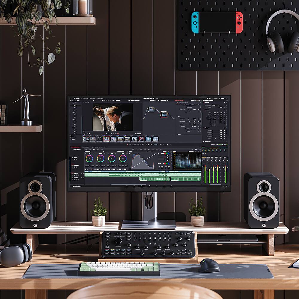 Alt View 26. Alogic - Clarity Max 32" 60 Hz UHD 4K Monitor with 16:9 AR, USB-C and 65W Power Delivery - Silver, Black, Multicolor.