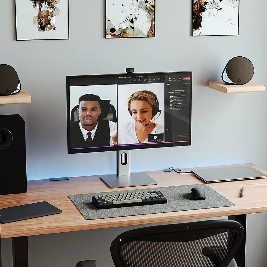 Alt View 28. Alogic - Clarity Max Pro 27" 60 Hz UHD 4K Monitor with USB-C,  65W Power Delivery and 8MP Smart Webcam - Black.