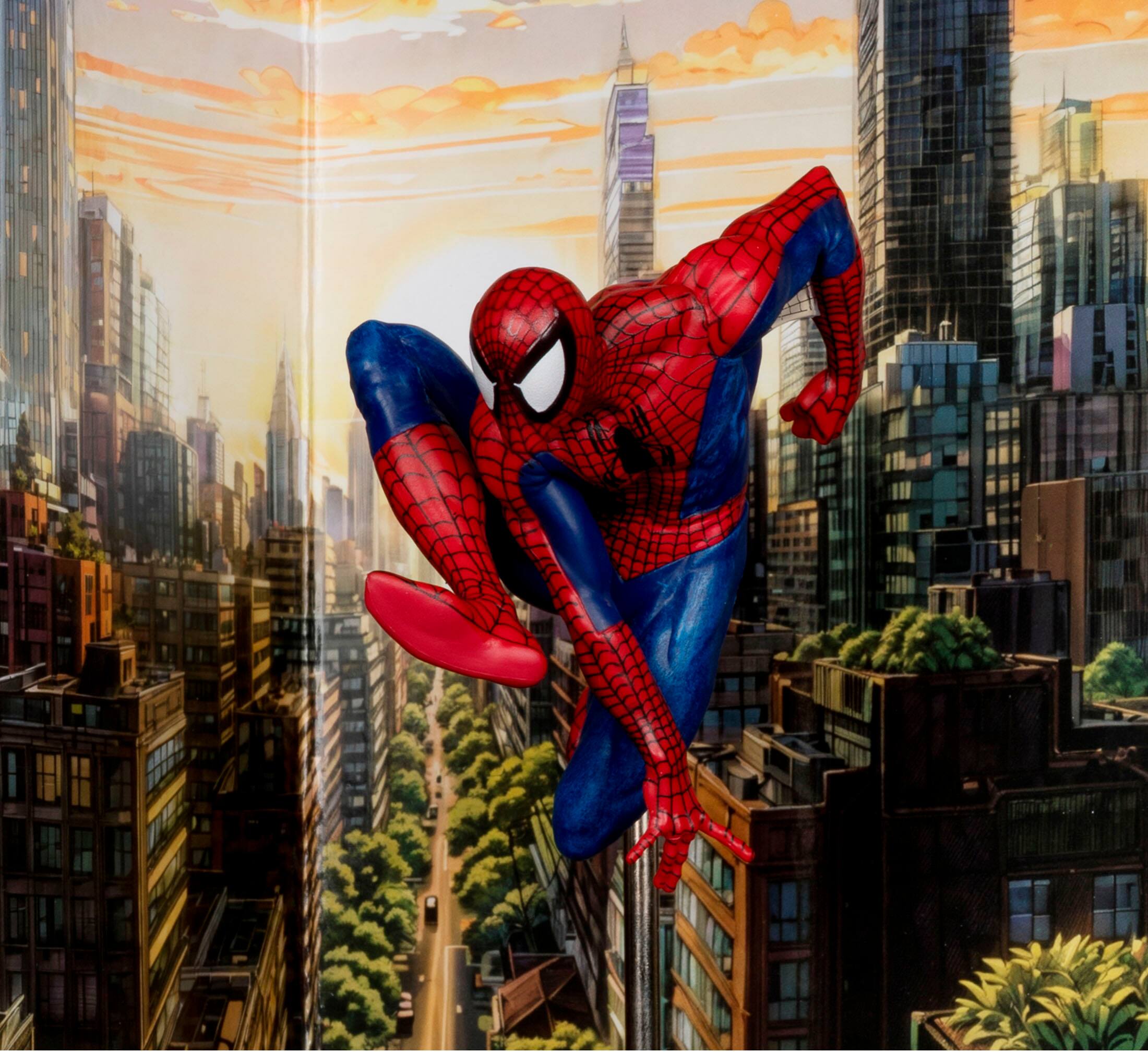 Left. McFarlane Toys - Marvel Spider-Man 1:10th Scale Posed Figure with Scene (Spider-Man #6).