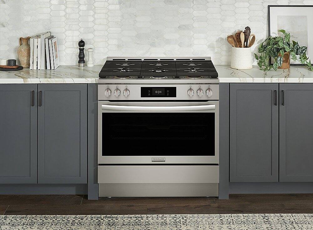 Alt View 19. Frigidaire - Gallery 4.6 Cu. Ft. Freestanding Dual-Fuel Total Convection Range with Air Fry - Stainless Steel.