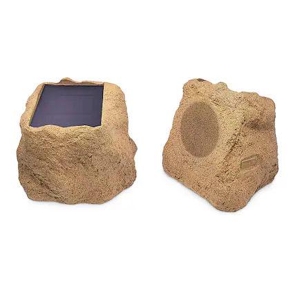 The text on the image reads "UAEEN D VOUN."