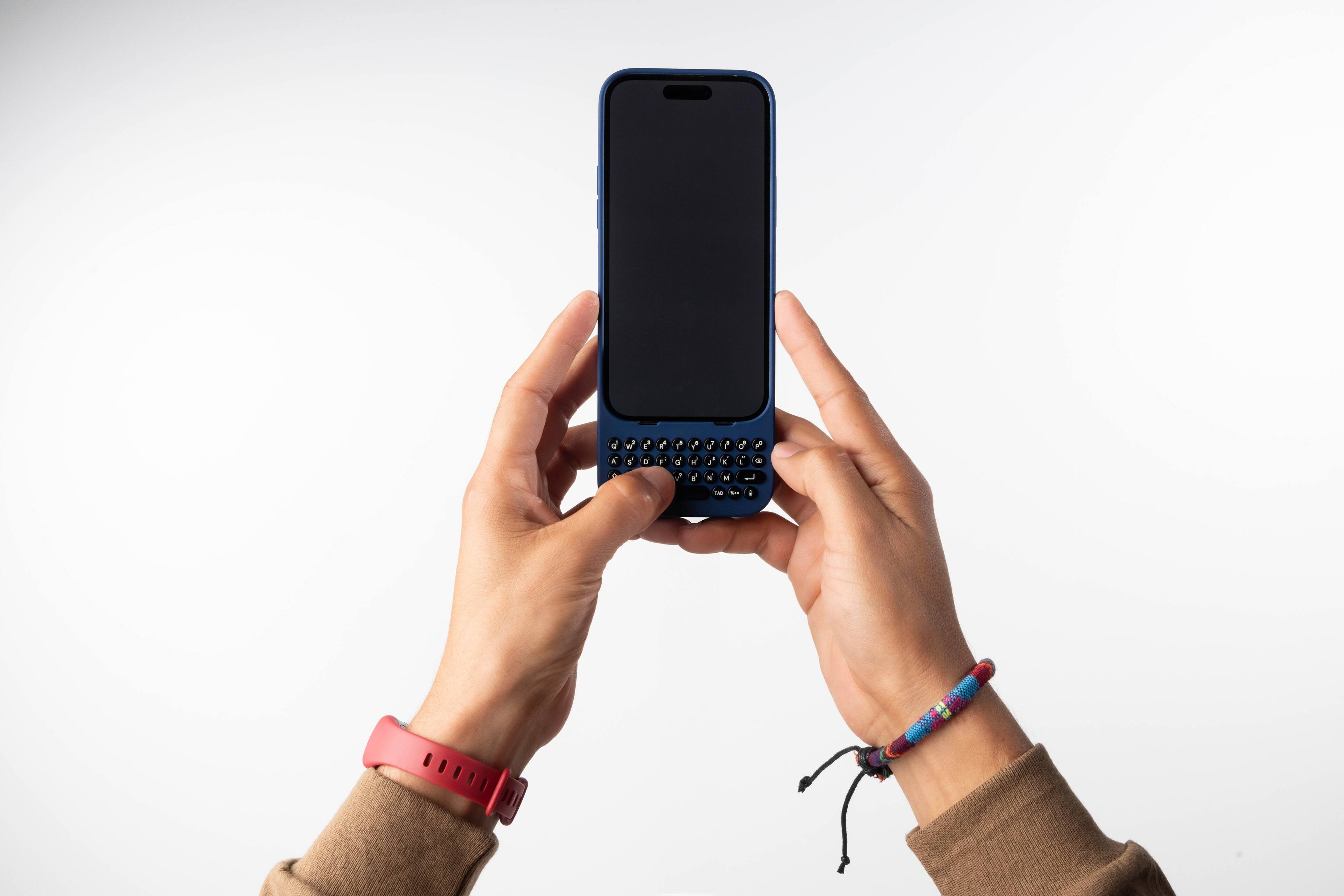 Alt View 2. Clicks - Keyboard for Apple iPhone 15 - Royal Ink.