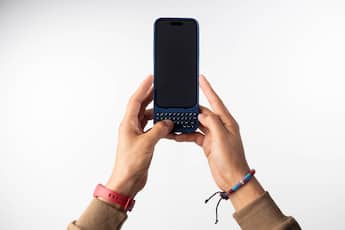 Clicks Keyboard for Apple iPhone 15 Pro Royal Ink - Best Buy Clicks Keyboard for Apple iPhone 15 Pro Royal Ink - Best Buy