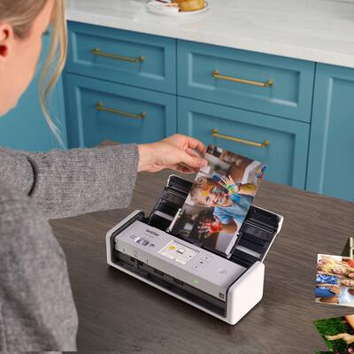 Brother ADS 1800W Compact Wireless Duplex Desktop Scanner Brother ADS 1800W Compact Wireless Duplex Desktop Scanner