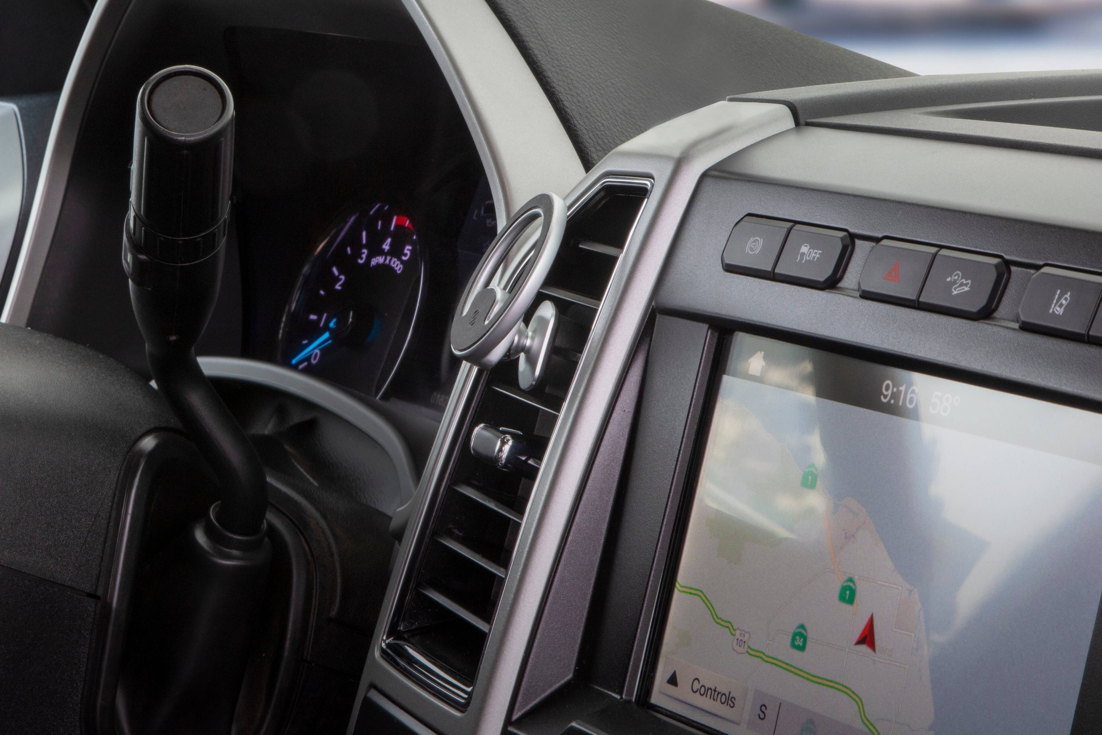 The largest text in the image reads "101 Controls." The following text is cleaned up based on the image: "2 I 1 4 5 3 p% WPW 1 000 I 0180 HOFF 9:16 58 6 1 1 H 101 Controls S 34 perd."