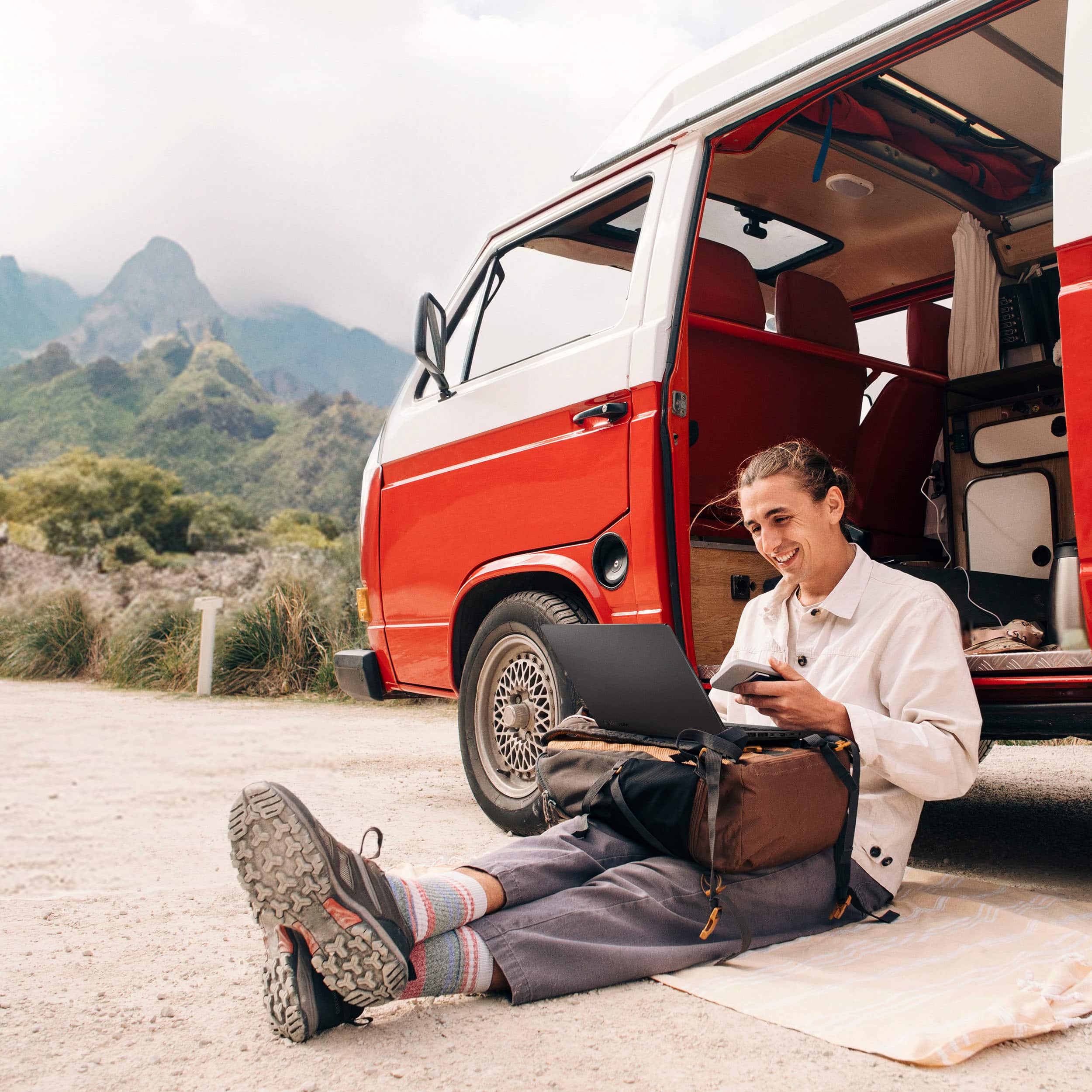 Alt View 29. ASUS - ProArt PX13 13 3K Touch Screen Laptop - AMD Ryzen AI 9 HX 370 - 32GB Memory - NVIDIA GeForce RTX 4050 - 1TB SSD - Nano Black.