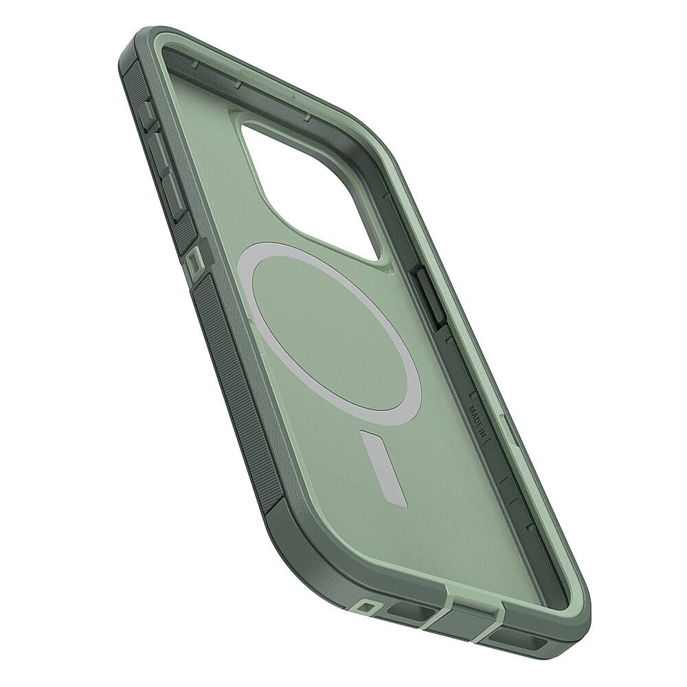 The image shows a green case for a cell phone, which is designed to protect the device. The case has a unique feature, a button on the back, which can be used to control the phone's volume or playback. The case is made of a durable material, ensuring the phone's safety and longevity.