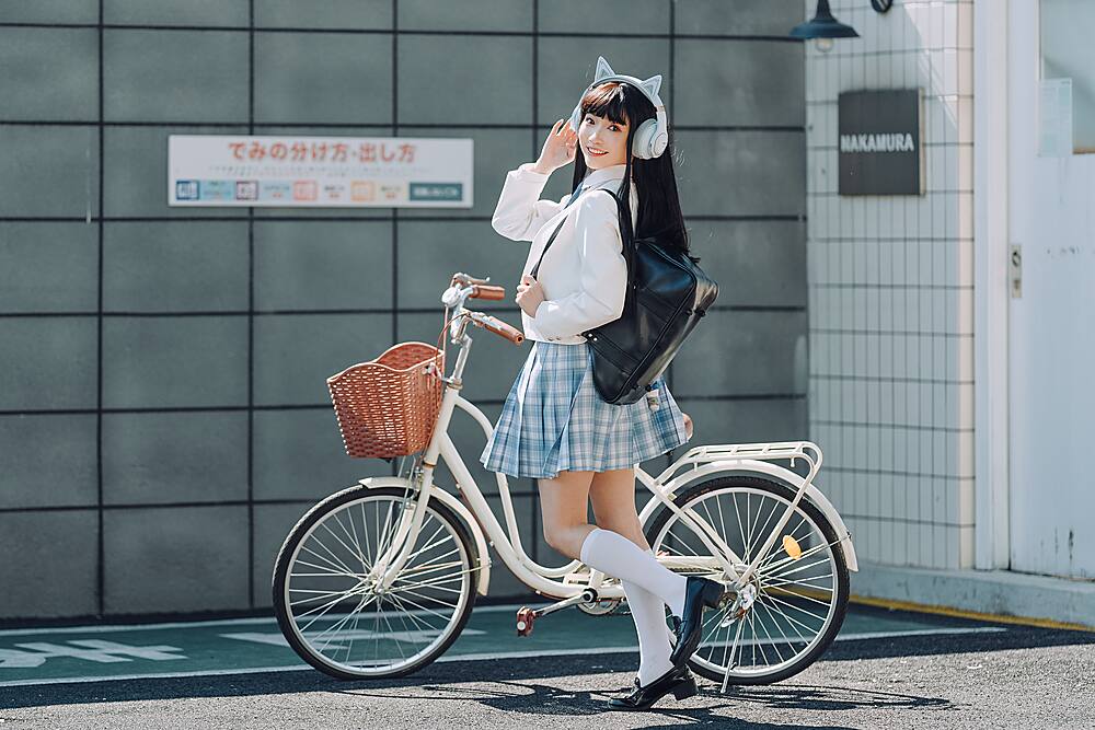 Edifier - G5BT CAT Wireless Gaming Headset w/ Magnetic Cat Ears, 36 Hour Battery Life for Xbox, Playstation, Nintendo, Mobile & PC - Sky Blue