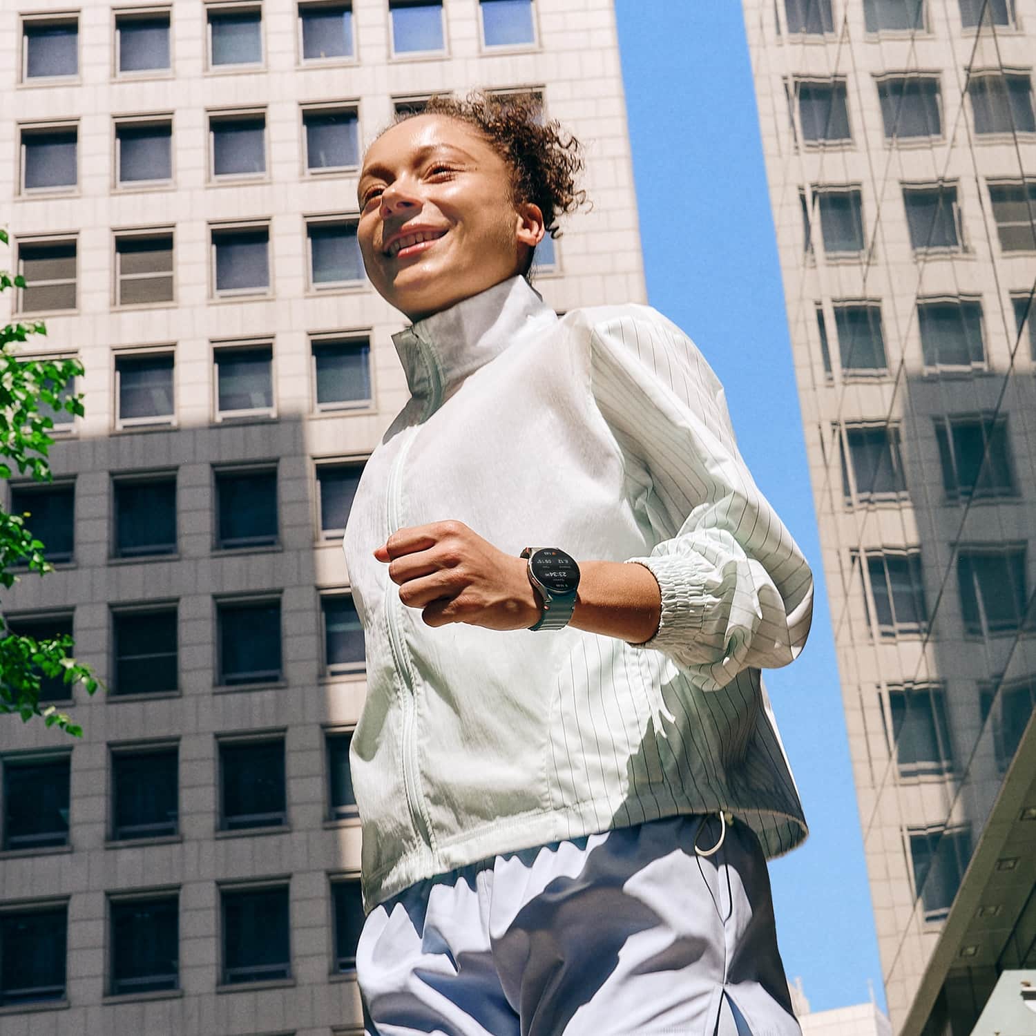 Alt View 20. Samsung - Galaxy Watch7 Aluminum Smartwatch 44mm LTE - Green.