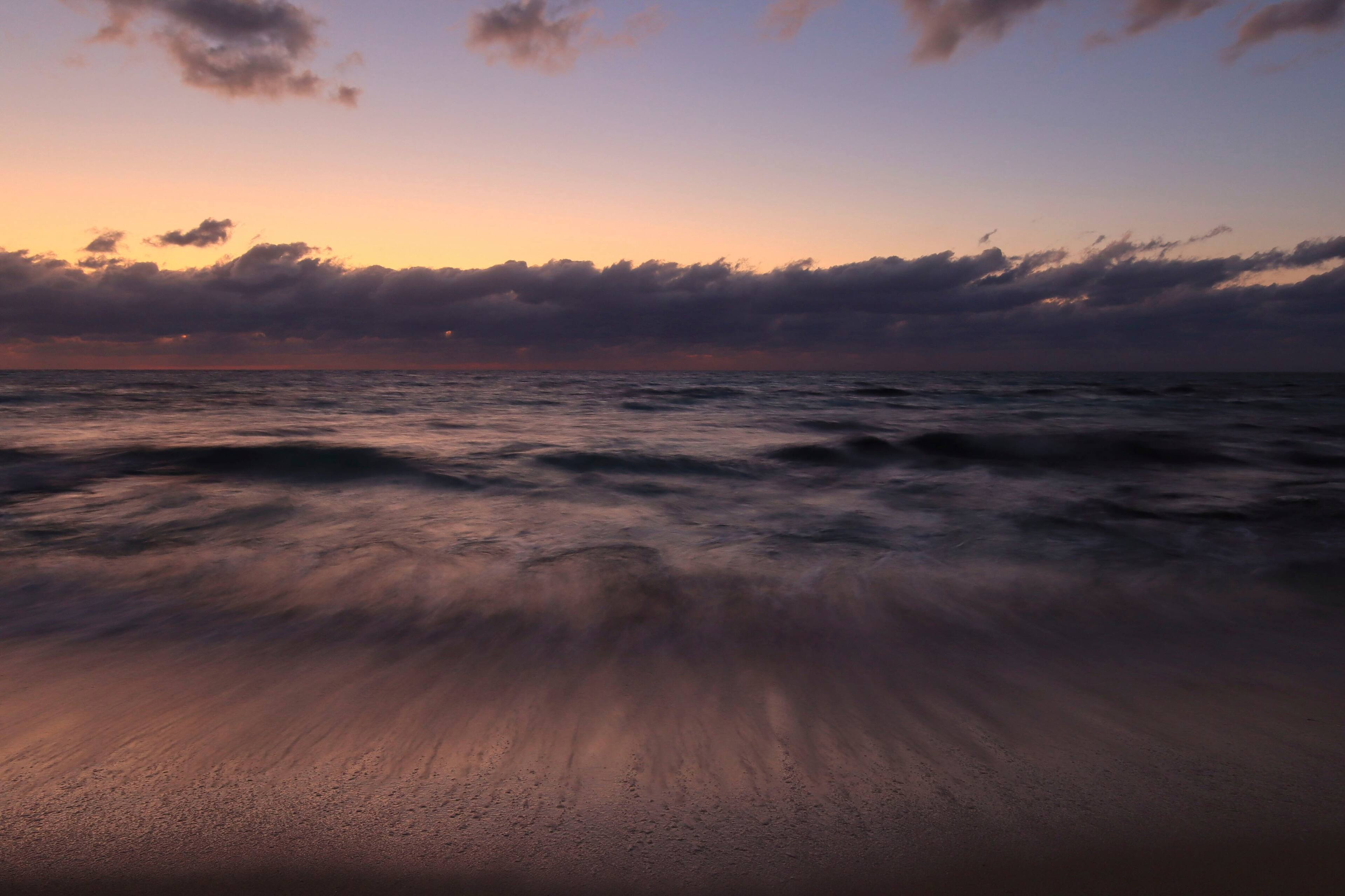 Alt View 36. Canon - EOS R100 4K Video Mirrorless Camera Special Edition 2 Lens Kit with RF-S 18-45mm and RF-S 55-210mm Lenses - Black.