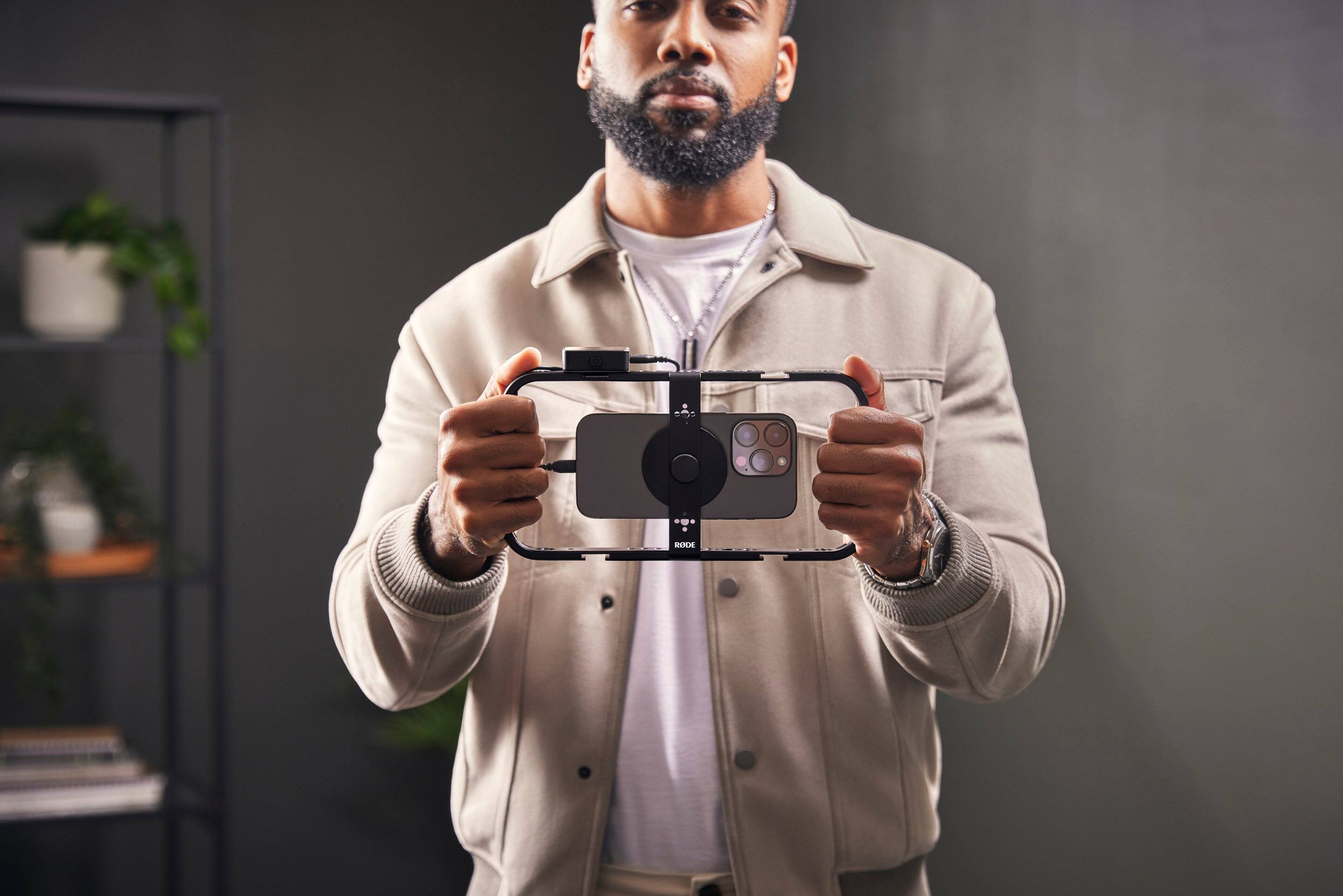 Alt View 21. RØDE - PhoneCage Magnetic Filmmaking Cage for Most Cell Phones - Black.