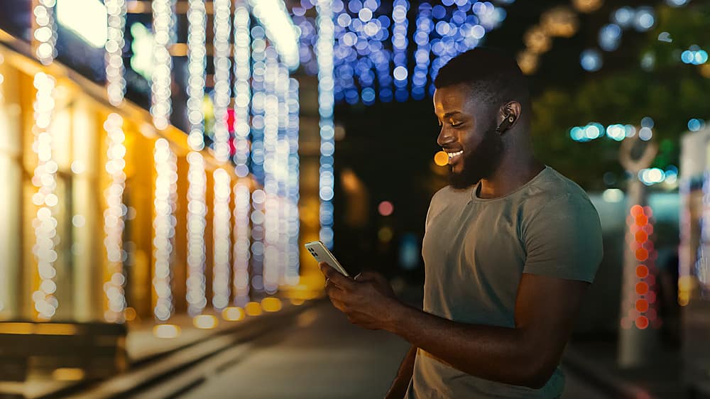 Alt View 13. Motorola - HK126 Compact Bluetooth In-Ear Wireless Mono Headset - Black.