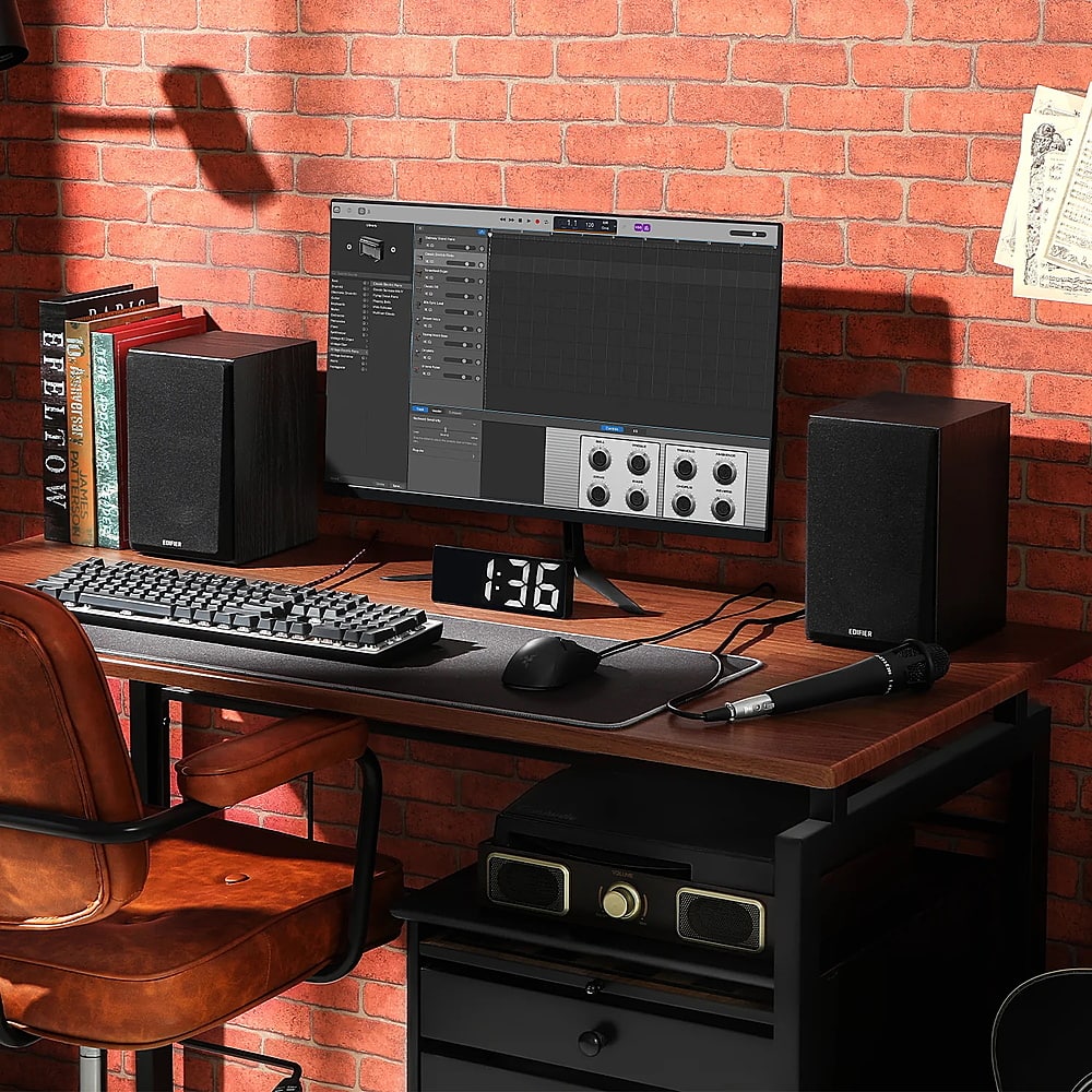 The text on the image reads "136 sO". However, it is unclear what the context is or what it represents.