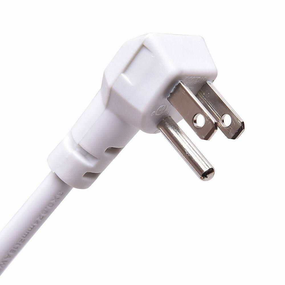 The text on the image reads "50Ta C 3X0.824mm2(18AW)." This is a description of the cable's specifications, which include the cable's resistance, current, and cross-sectional area. The cable is designed to handle a certain amount of current and has a specific resistance value. The cross-sectional area of the cable is also important, as it affects the cable's overall size and weight.