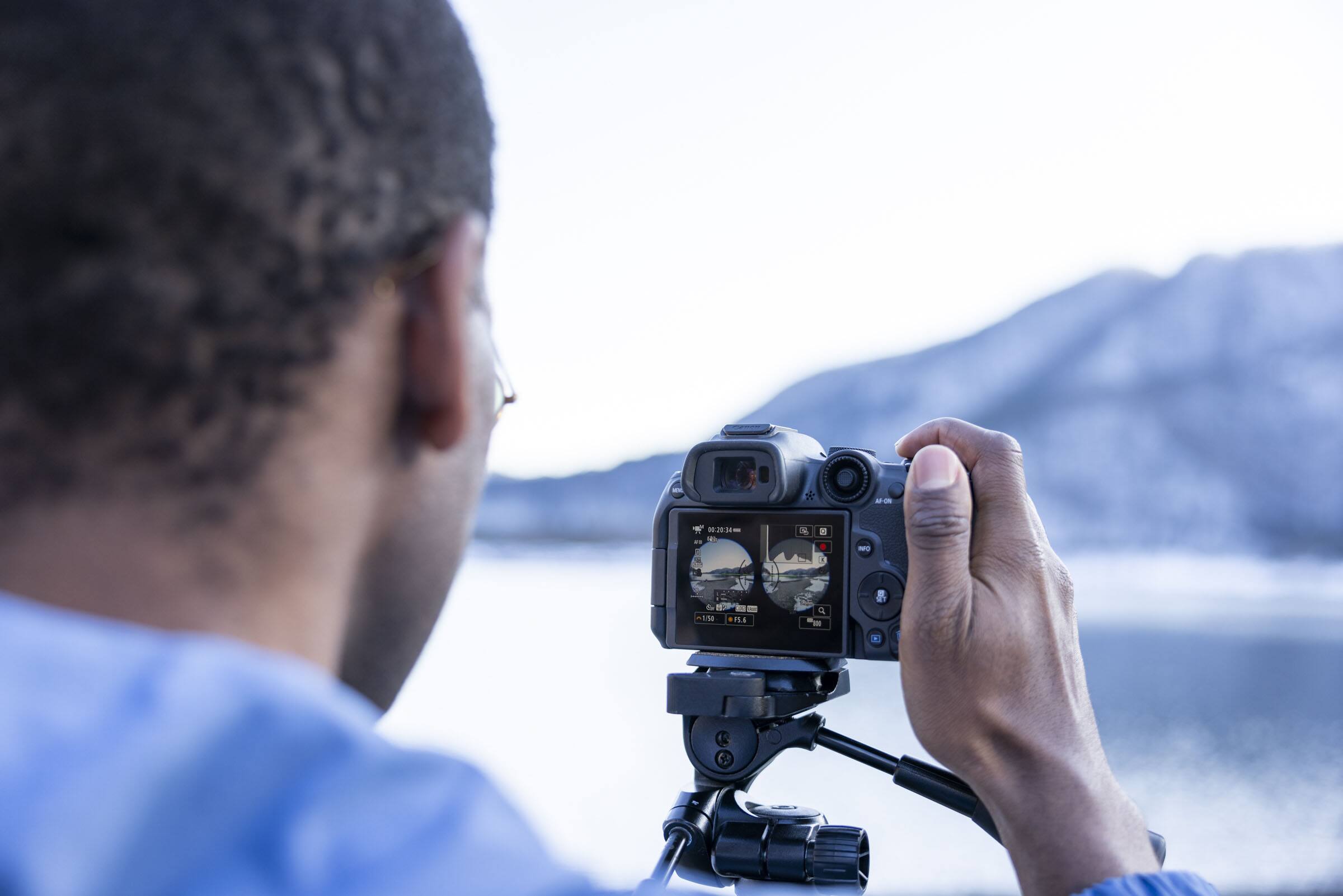 The text on the image is "U-2.3 I 15.8 4 e."