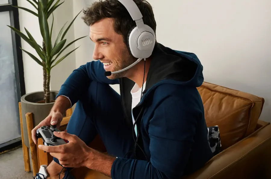 Alt View 19. JBL - Quantum 100P Wired Gaming Headset - White.