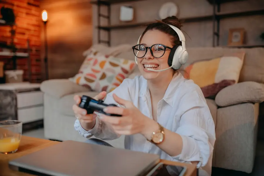 Alt View 19. JBL - Quantum 360P Wireless Gaming Headset - White.
