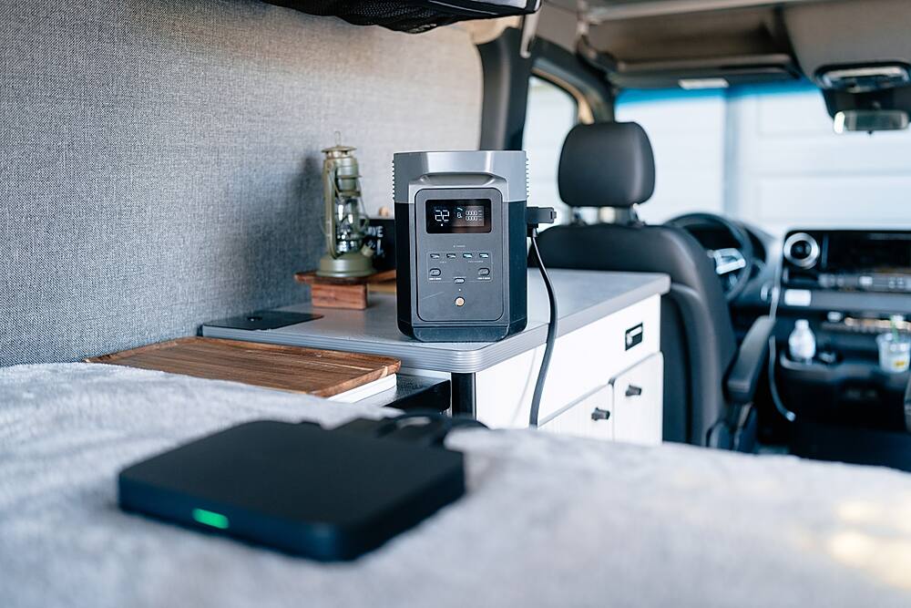 Alt View 16. EcoFlow - 800W Alternator Charger - Black.