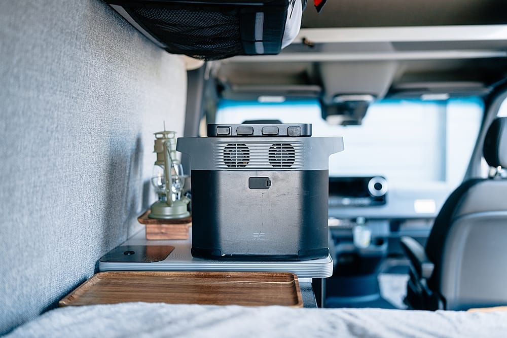 Alt View 17. EcoFlow - 800W Alternator Charger - Black.